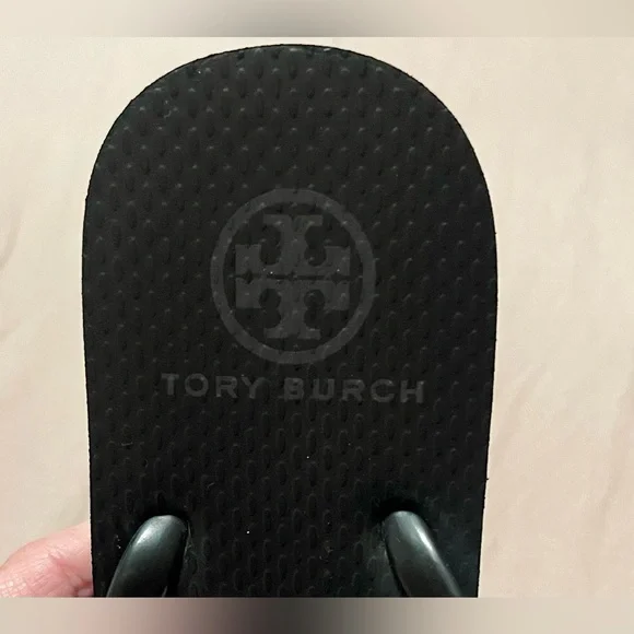 NWOT- 🖤 Tory Burch Black Flip Flops - Picture 4 of 4